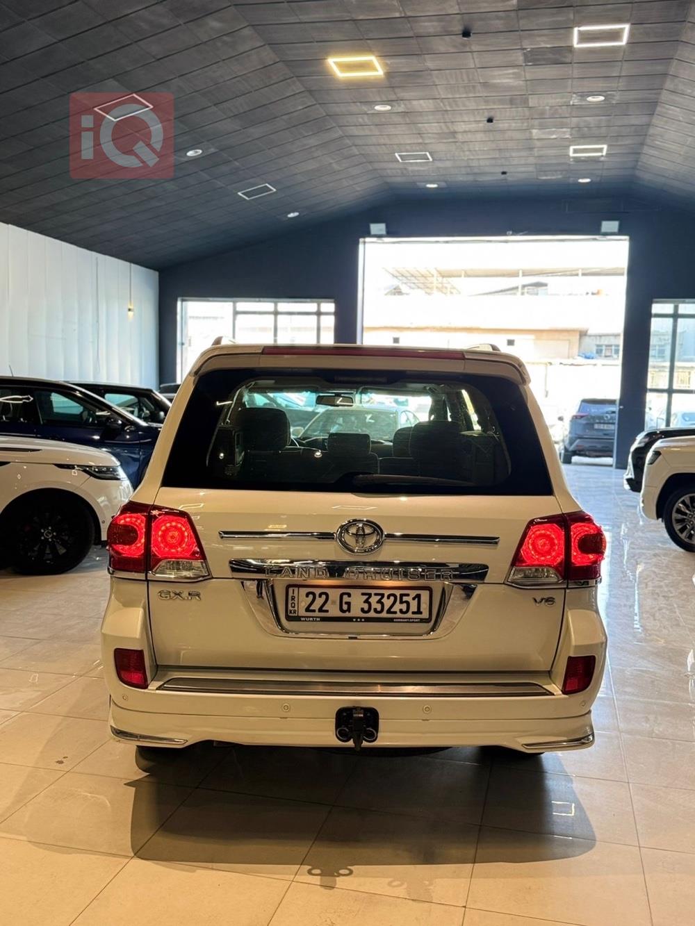 تۆیۆتا لاند کروزەر